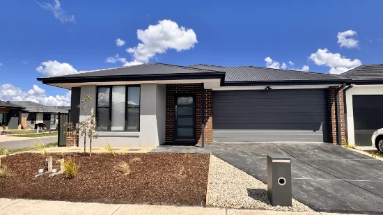 8 Cannich Street, Beveridge, Vic 3753 - For Rent