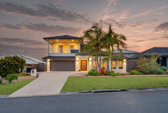 8 Caspian Parade, Warner, Qld 4500