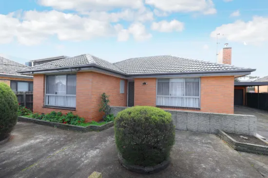 8 Chifley Avenue, Altona, Vic 3018