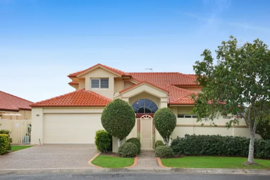 8 Christa Way, Benowa Waters, Qld 4217