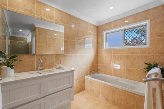 8 Clifton Street, Biggera Waters, Qld 4216-Image