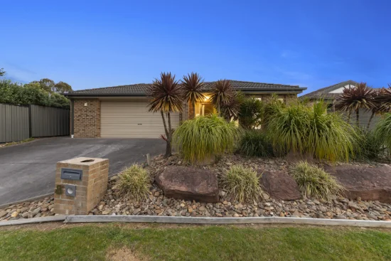 8 Como Chase, Pakenham, Vic 3810
