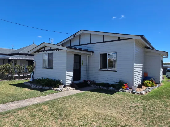 8 Connor Street, Stanthorpe, Qld 4380