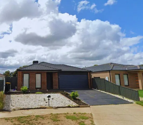 8 Cotton Field Way, Brookfield, Vic 3338