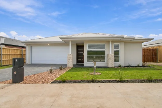 8 Cox Avenue, Churchill, Vic 3842