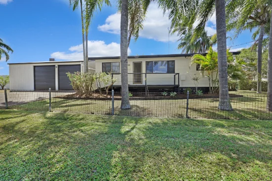 8 Crescent Street, Urangan, Qld 4655 - For Rent