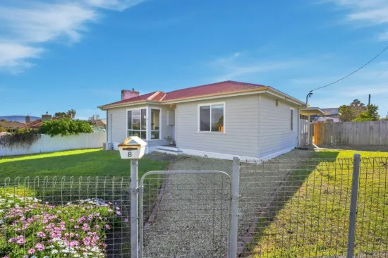 8 Cross Street, Midway Point, Tas 7171