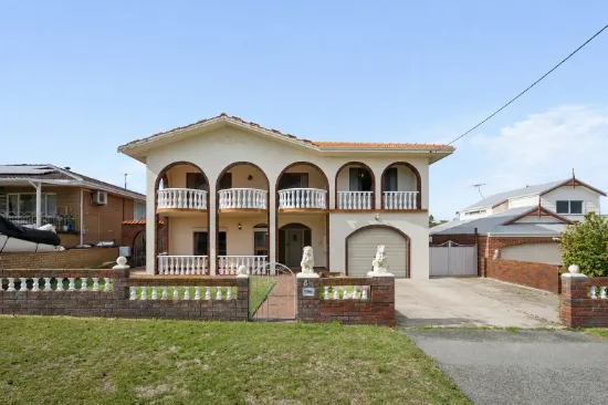 8 Darroch Street, Beaconsfield, WA 6162