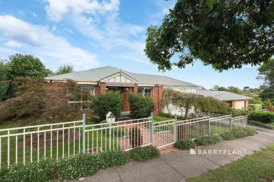 8 Davey Drive, Drouin, Vic 3818