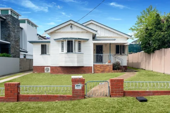 8 Derby Street, Hendra, Qld 4011