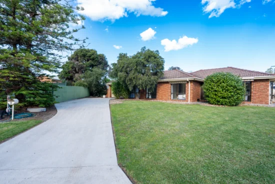 8 Ditmann Place, Lavington, NSW 2641