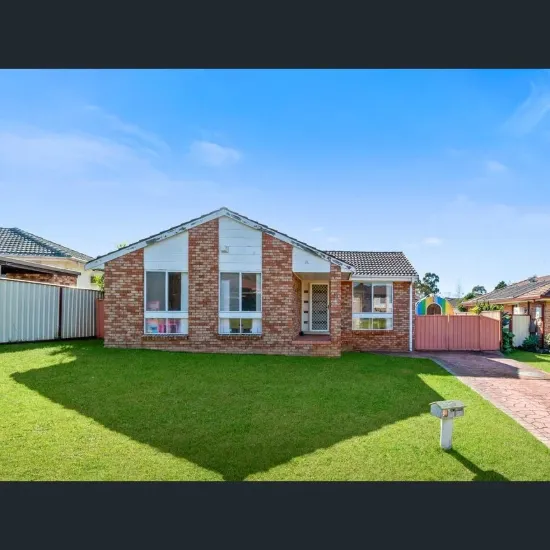 8 DUNUBE Crescent, Kearns NSW 2558-Image