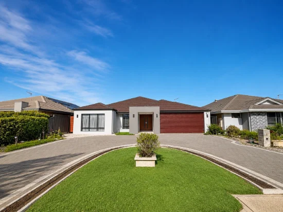 8 Edinburgh Road, Seville Grove, WA 6112
