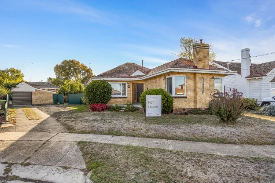 8 El Ramleh Ave, Wendouree, Vic 3355 - For Rent