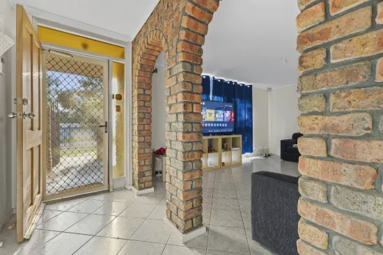 8 Elaine Ave, Pooraka, SA 5095