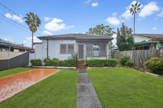 8 Endeavour Road, Georges Hall, NSW 2198