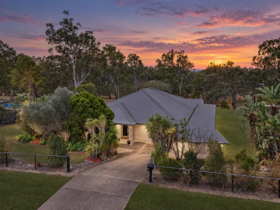 8 Eucalyptus Place, Regency Downs, Qld 4341