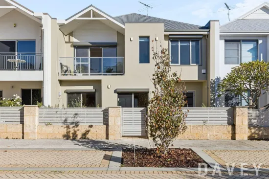 8 Fenian Pass, Hillarys, WA 6025