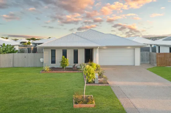 8 Firewheel Parade, Mount Low, Qld 4818