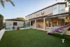 8 Forest Pl, Carindale, Qld 4152-Image