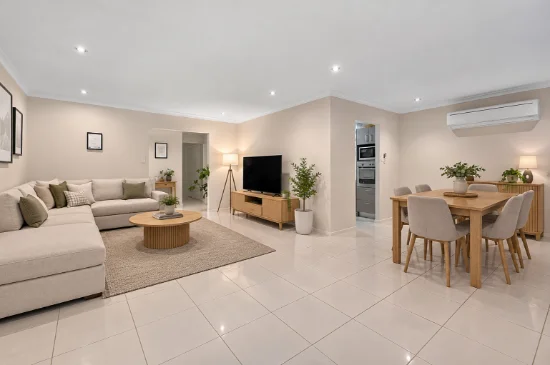 8 Guide Street, Jamboree Heights, Qld 4074