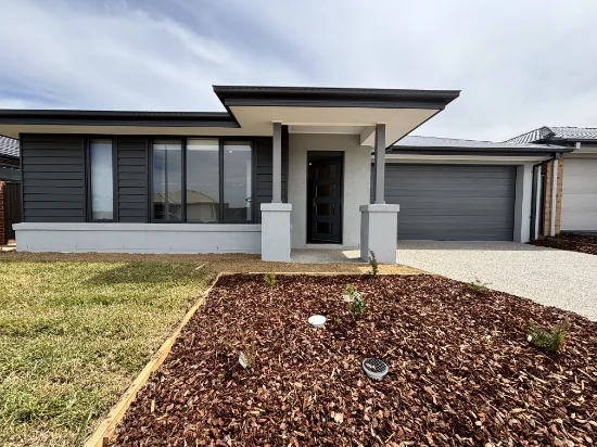 8 Halligan Street, Lucas, Vic 3350 - For Rent