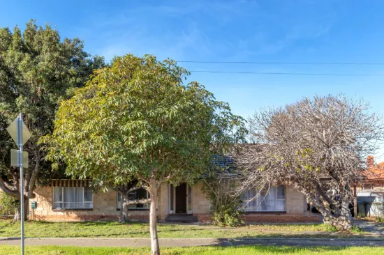 8 Hammond Road, Findon, SA 5023