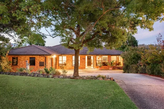 8 Hampton Court, East Albury, NSW 2640