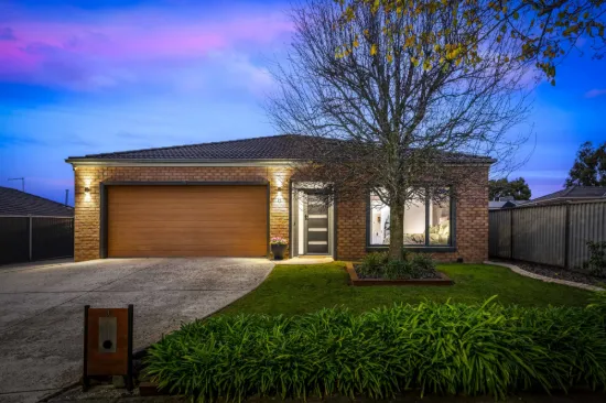 8 Hanover Street, Winter Valley, Vic 3358