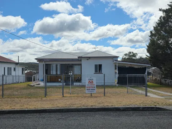 8 Harris Street, Stanthorpe, Qld 4380
