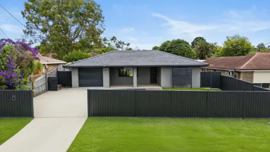 8 Helmet Court, Hillcrest, Qld 4118