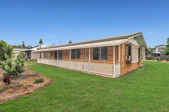 8 Herring Street, Taylors Beach, Qld 4850
