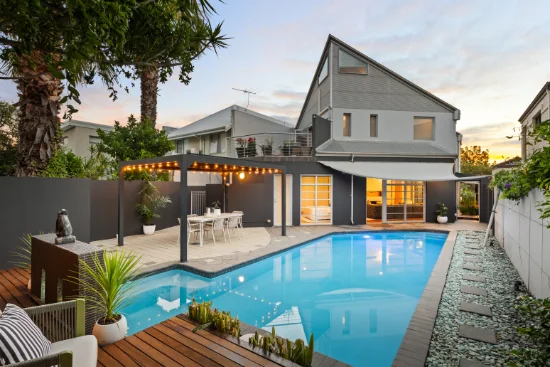 8 Highlands Road, North Perth, WA 6006