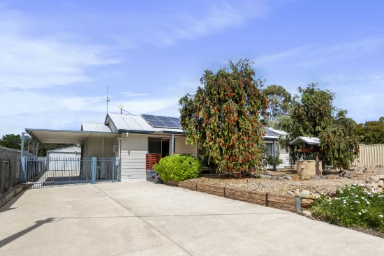 8 Hindmarsh Street, Clayton Bay, SA 5256