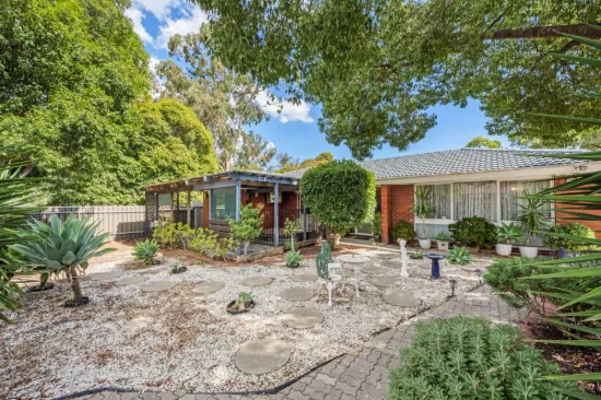 8 Hinkler Crescent, Modbury Heights, SA 5092