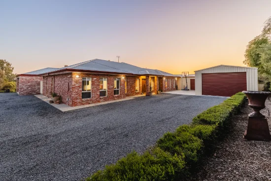 8 Hunt Drive, Robinvale, Vic 3549
