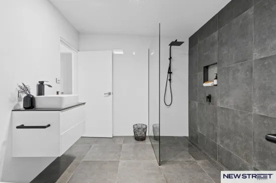 8 Hunter Road, Nords Wharf, NSW 2281-Image