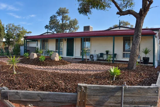 8 Irrapatana Road, Roxby Downs, SA 5725