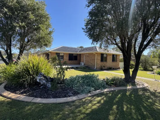 8 Jacaranda Avenue, Wingham, NSW 2429