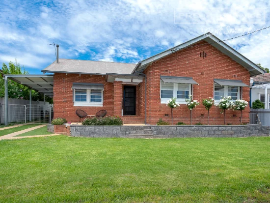8 Jarick St, Turvey Park, NSW 2650
