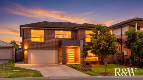 8 Jarvisfield Place, Macquarie Links, NSW 2565
