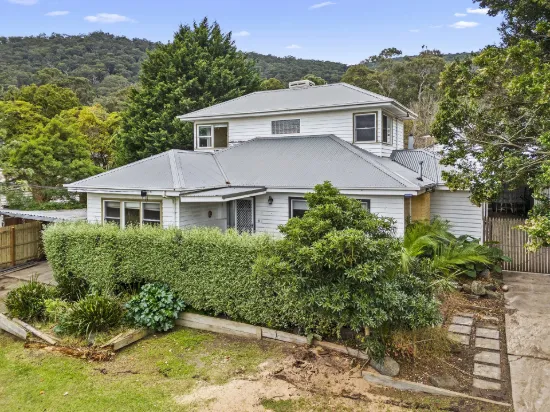 8 Joan Avenue, Ferntree Gully, Vic 3156