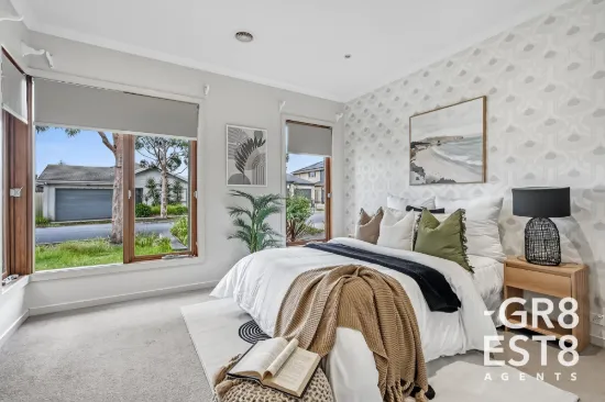 8 John Russell road, Cranbourne West, Vic 3977
