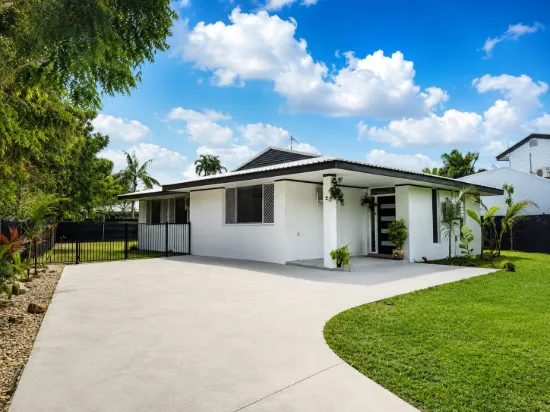 8 Kafcaloudes Crescent, Moulden, NT 0830