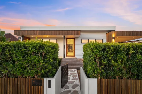 8 Karooah Avenue, Blue Bay, NSW 2261