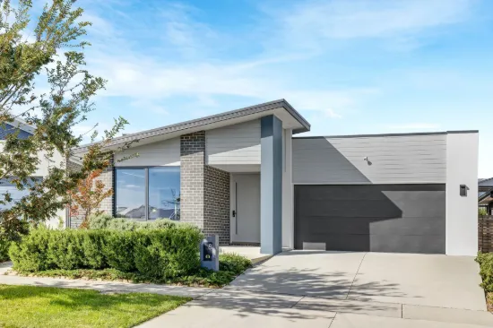 8 Kaylock Street, Strathnairn, ACT 2615
