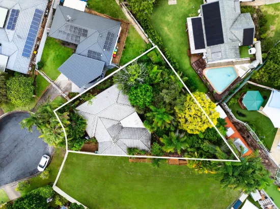 8 Kenley Court, Carrara, Qld 4211