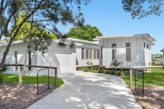 8 Kookaburra Crt, South Stradbroke, Qld 4216