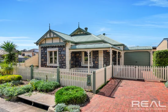 8 Lakeside Court, Greenwith, SA 5125