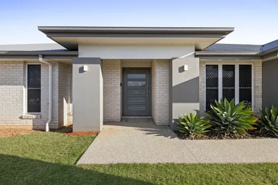 8 Lapwing Crescent, Meringandan West, Qld 4352